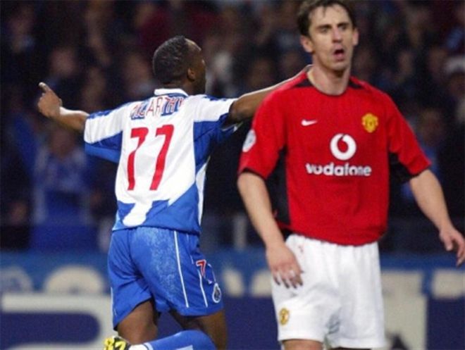 露出了一些 露出了一些